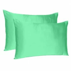 Brand new 🎉 Amelia Green Solid Color Satin King Pillowcases (Set of 2) by HomeRoots 🔥